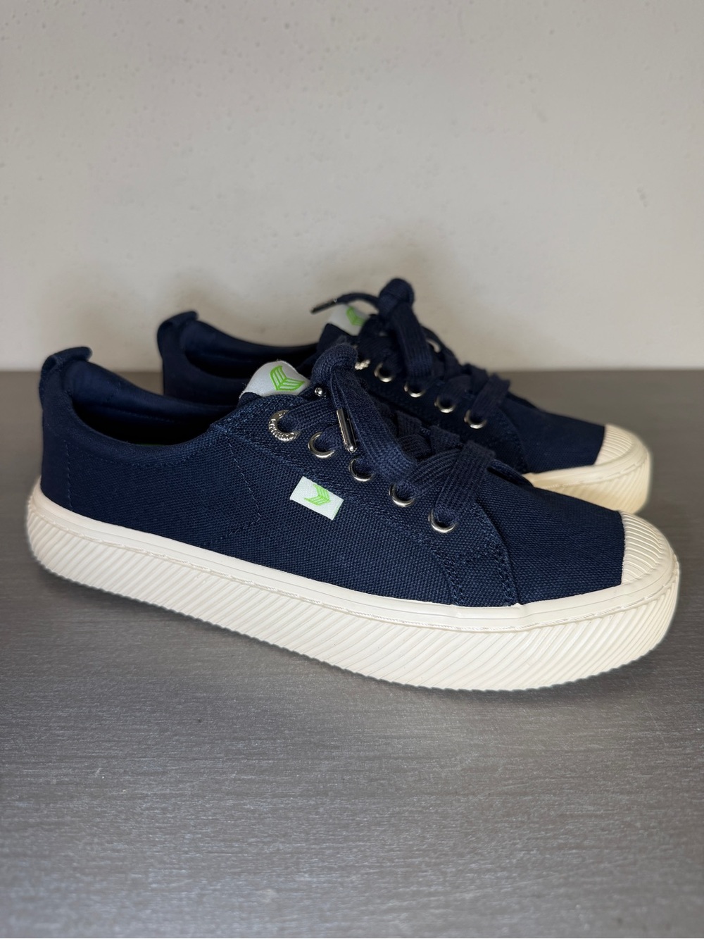 Cariuma OCA Low Canvas Sneaker Blue Lace Up Low RB-0622 Women's Size 6.5